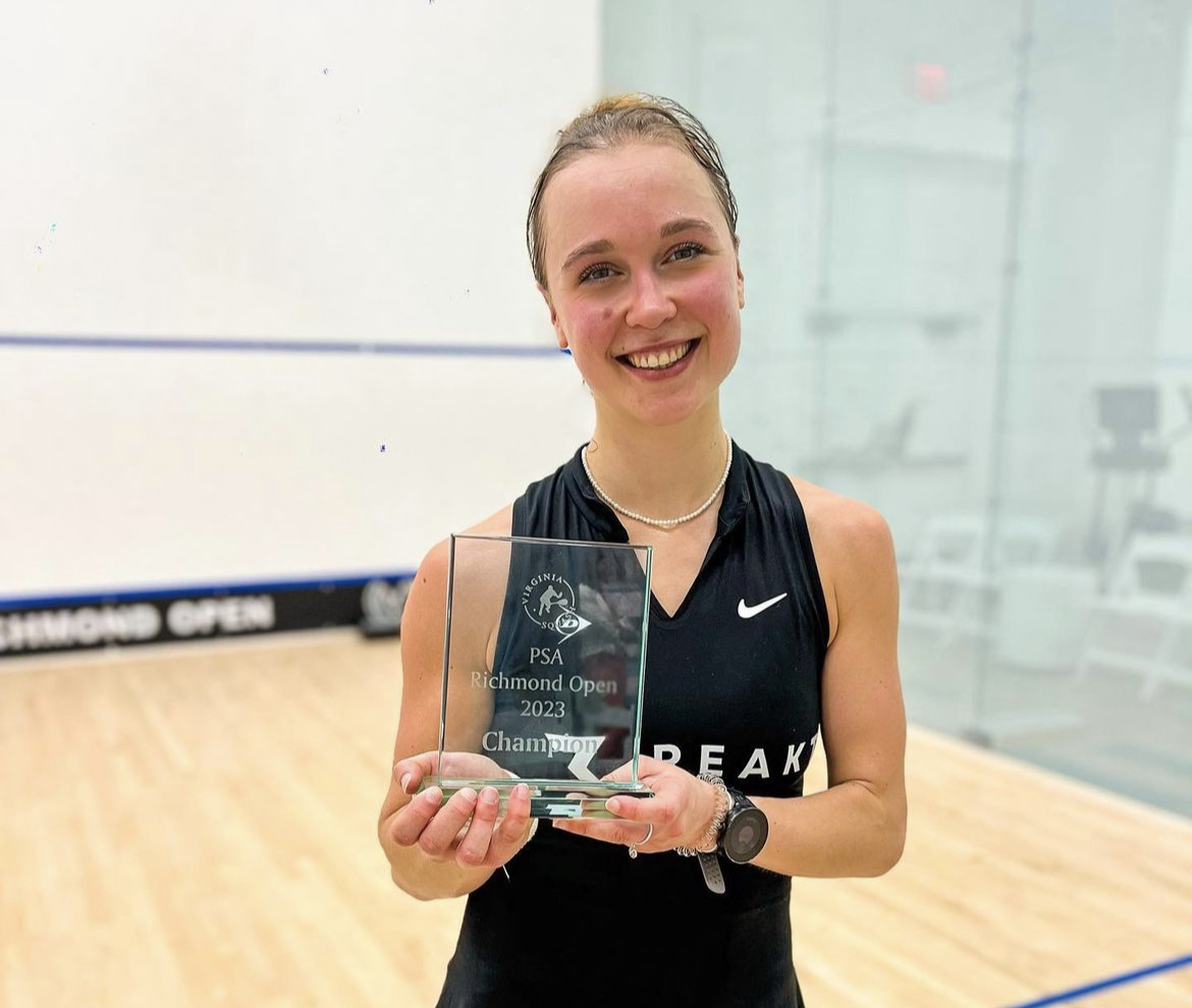 Tinne Gilis with the Richmond Open trophy